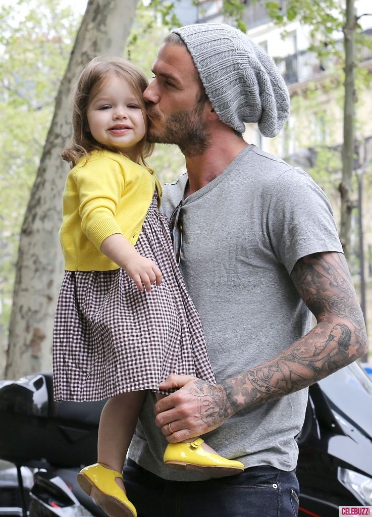 DAVID BECKHAM KISSES HER DAUGHTER HARPER a0e28 f4b9b