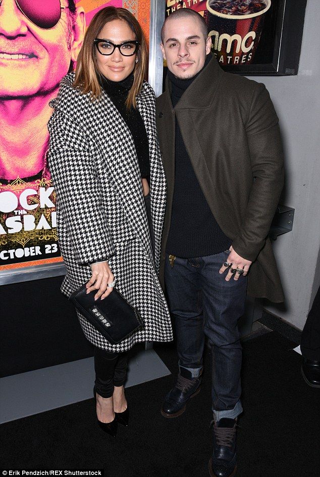 2D92AEC900000578-3280289-Specs appeal Jennifer Lopez wore glasses when she brought her be-m-79 1445305606557 bcc1f