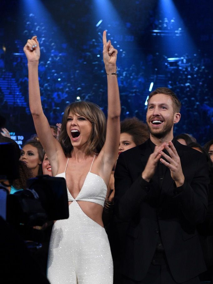 taylor-calvin-cheering fa656