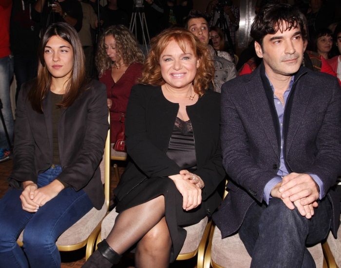 0033 NIKI VAKALI MARIA KAVOGIANI XRISTOFOROS PAPAKALIATIS 23112015 5edd9
