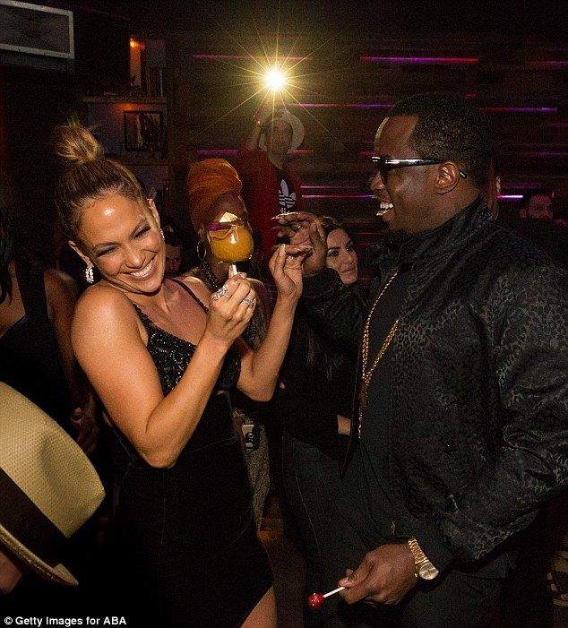 jennifer lopez out 7562c