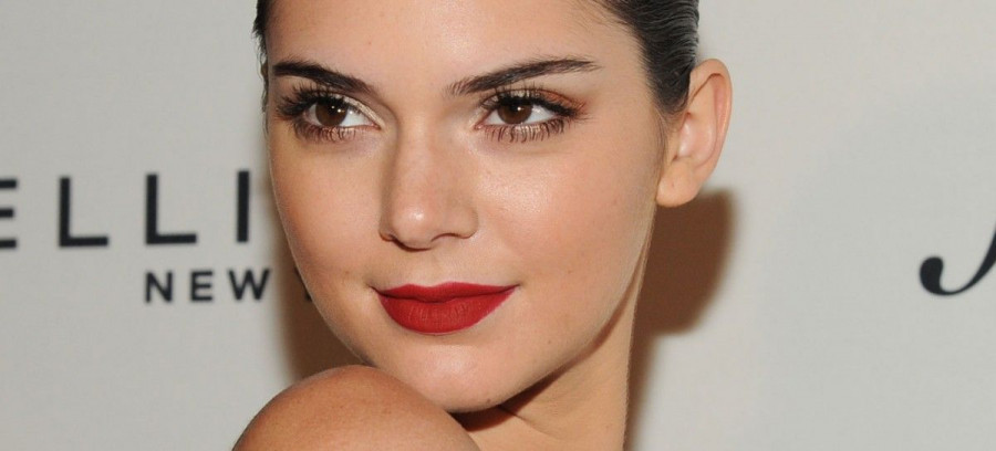 Kendall Jenner Sexiest 1200x545 c 62b6e