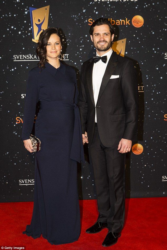 3090D80A00000578 3416275 The royal was joined by husband Prince Carl Philip who looked da a 40 1453752210673 df9c7