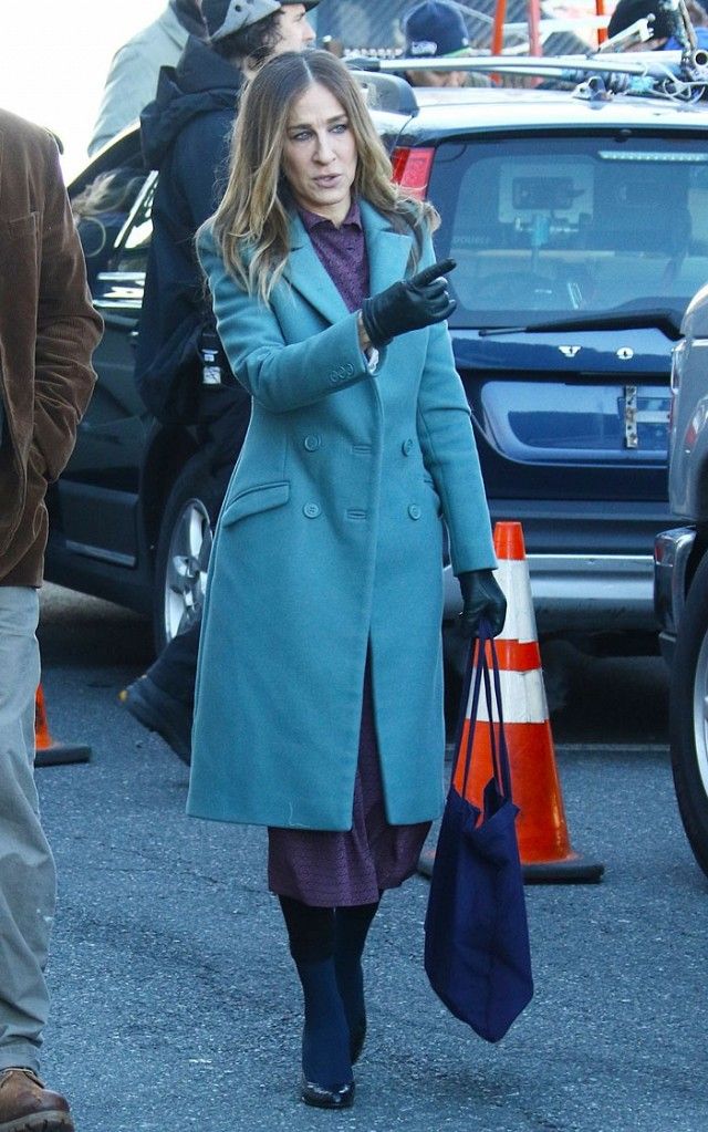 3 killer outfits from sarah jessica parkers new tv show 1656116 1455310314.640x0c f7bae