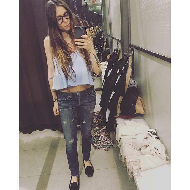 sofia karvela me epipedi koilia 21738