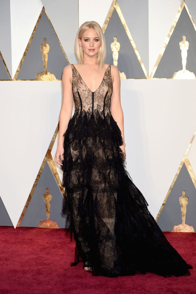 gallery 1456710213 hbz oscars 2016 jlaw 800x1200 9839d