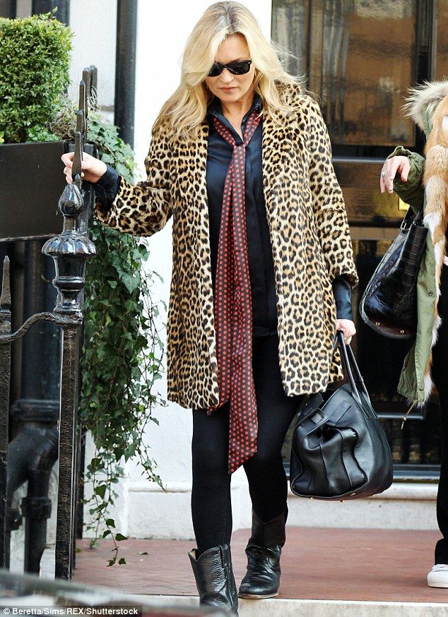 3276844000000578 3504844 Back on her feet Kate Moss appears to be making a full recovery m 14 1458670698931 7eddf