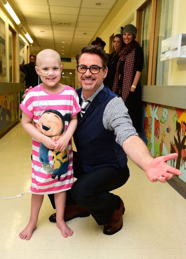 Robert Downey Jr. Visits Hospital 607 2 84025