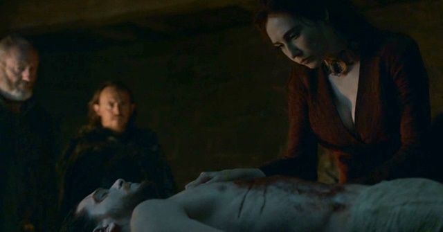 melisandre washes jon snow 707f6