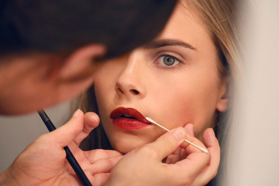Burberry Beauty Backstage at the Burberry Prorsum Spring Summer 2013 Womenswear show 15 70e63
