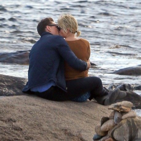 taylor swift kissing tom 0c0af