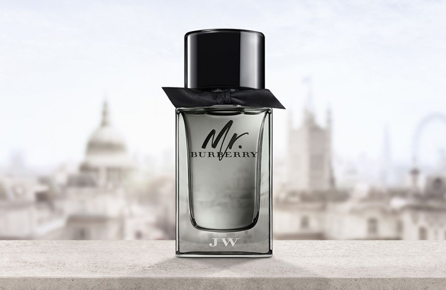 2016 MR BURBERRY CREATIVE PACKSHOT de889