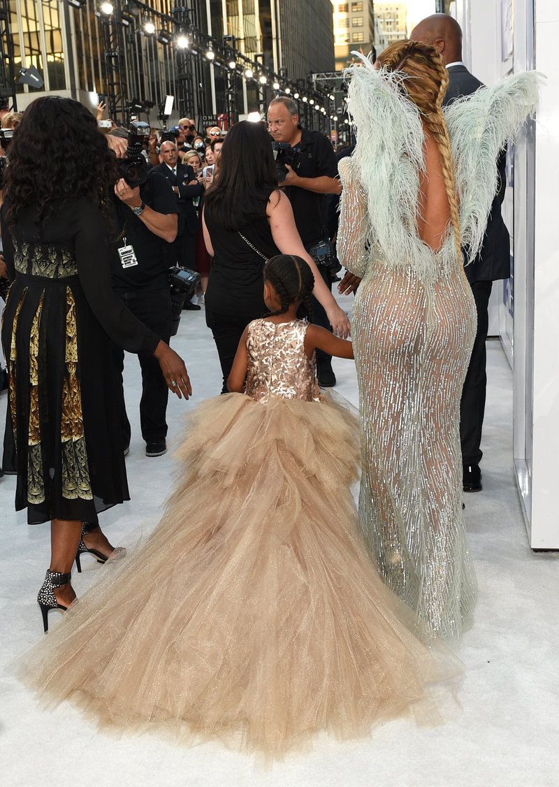 082816 vmas beyonce blue ivy train 1