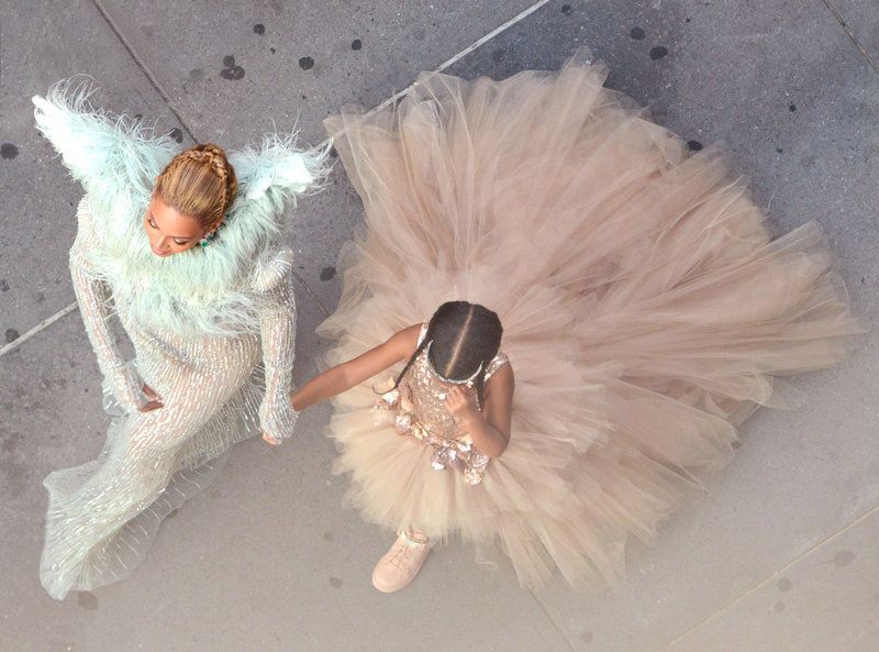082816 vmas beyonce blue ivy train 2