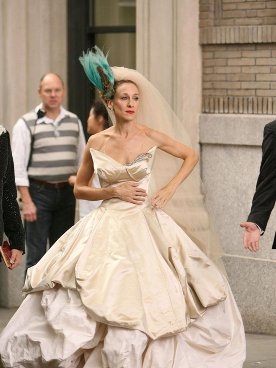 carrie bradshaw wedding dress replica