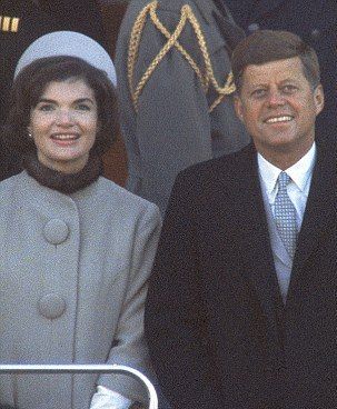 3C52DE0800000578 4140436 Jackie and John F Kennedy m 118 1484926236528