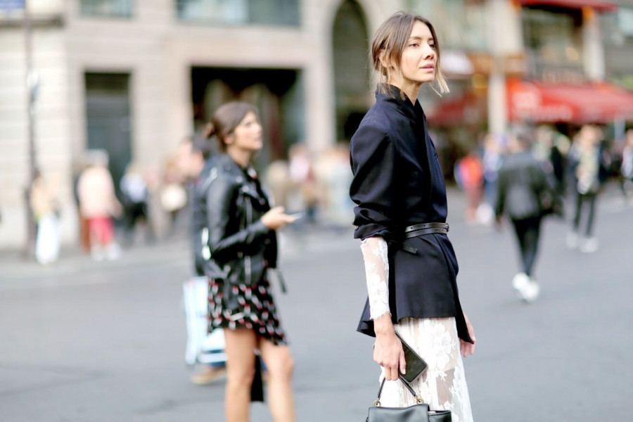 jessiebush wethepeople streetstyle blackblazer paris1 1320x880