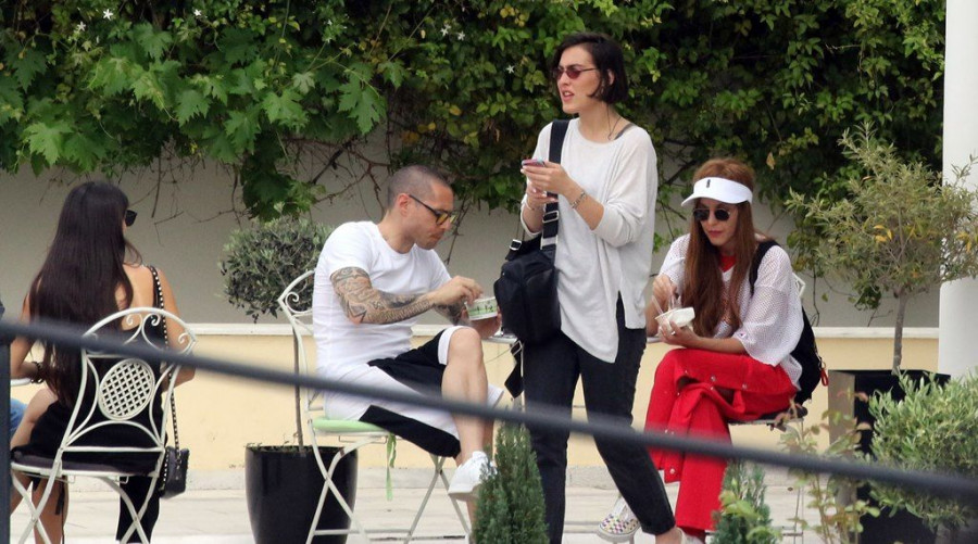 5953 PARIS KASIDOKOSTAS TAMTA ME TIN KORI TIS ANI 152017