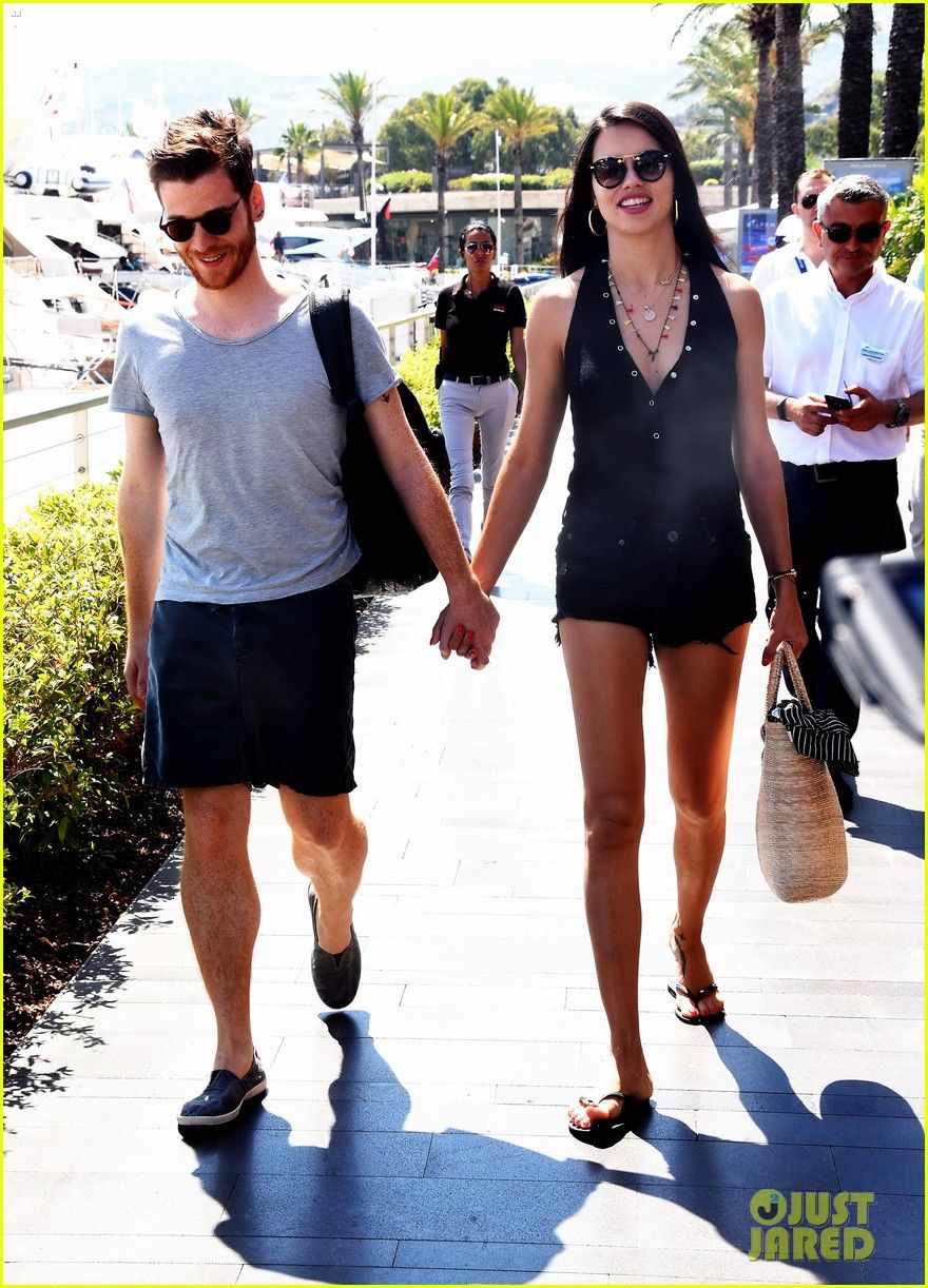 adriana lima boyfriend metin hara relax on a yacht in turkey 01 1