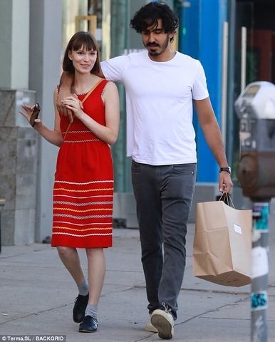 473BB3FC00000578 5169843 Relaxed The British actor was casual in a white T shirt grey jea a 68 1513059269350