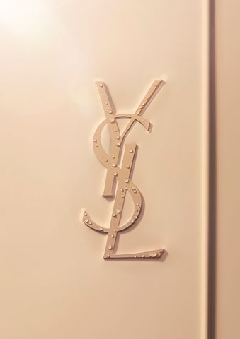 YSL TOUCHE ECLAT EVENT CASSANDRE TEXTURE 2018 210x297