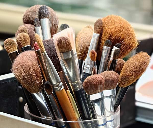 clean makeup brushes 3