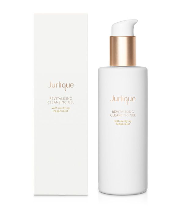 200ml revitalising cleansing gel 608x680.1531807524