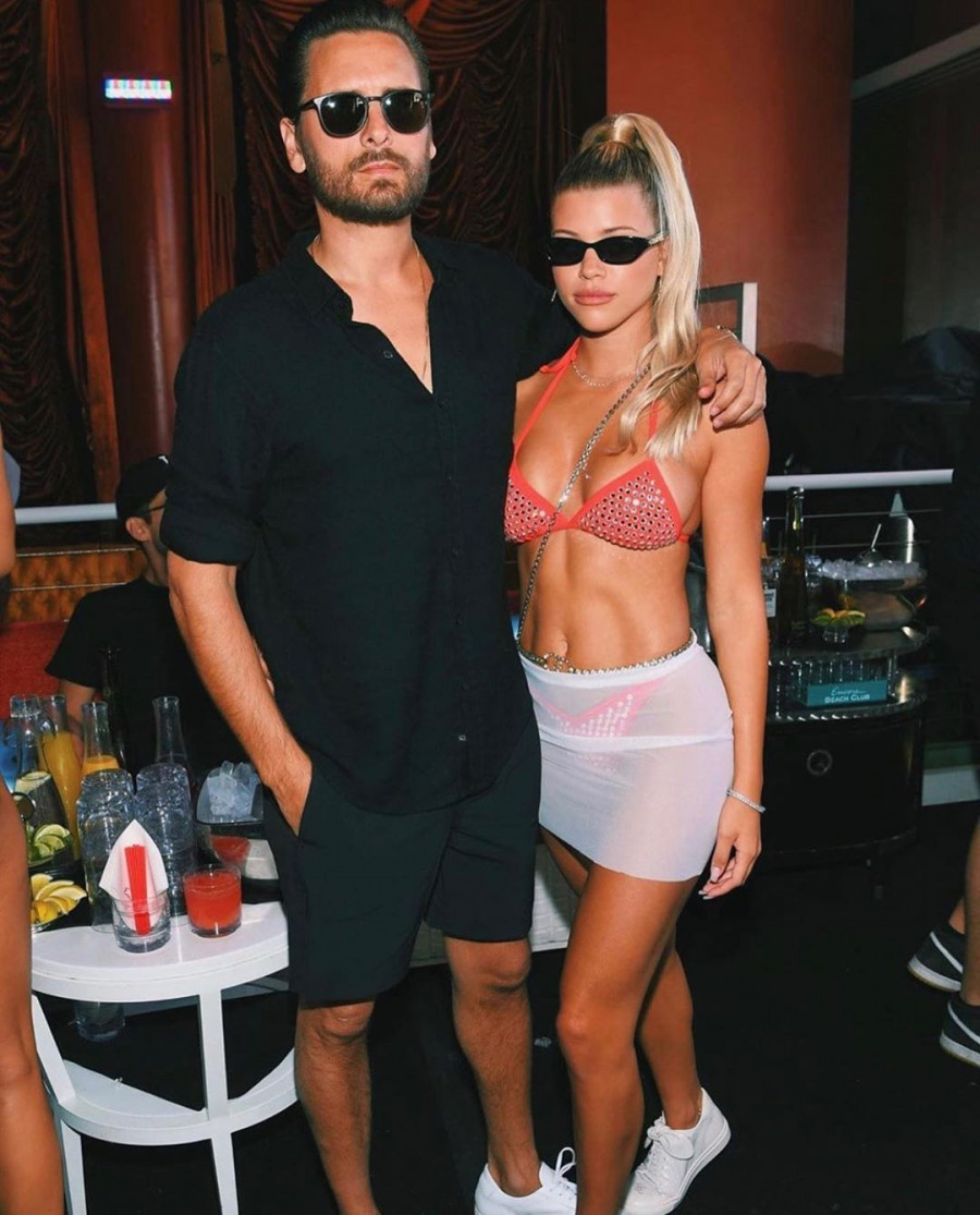 sofiarichie 67185696 1190820784451226 2036793910397192086 n