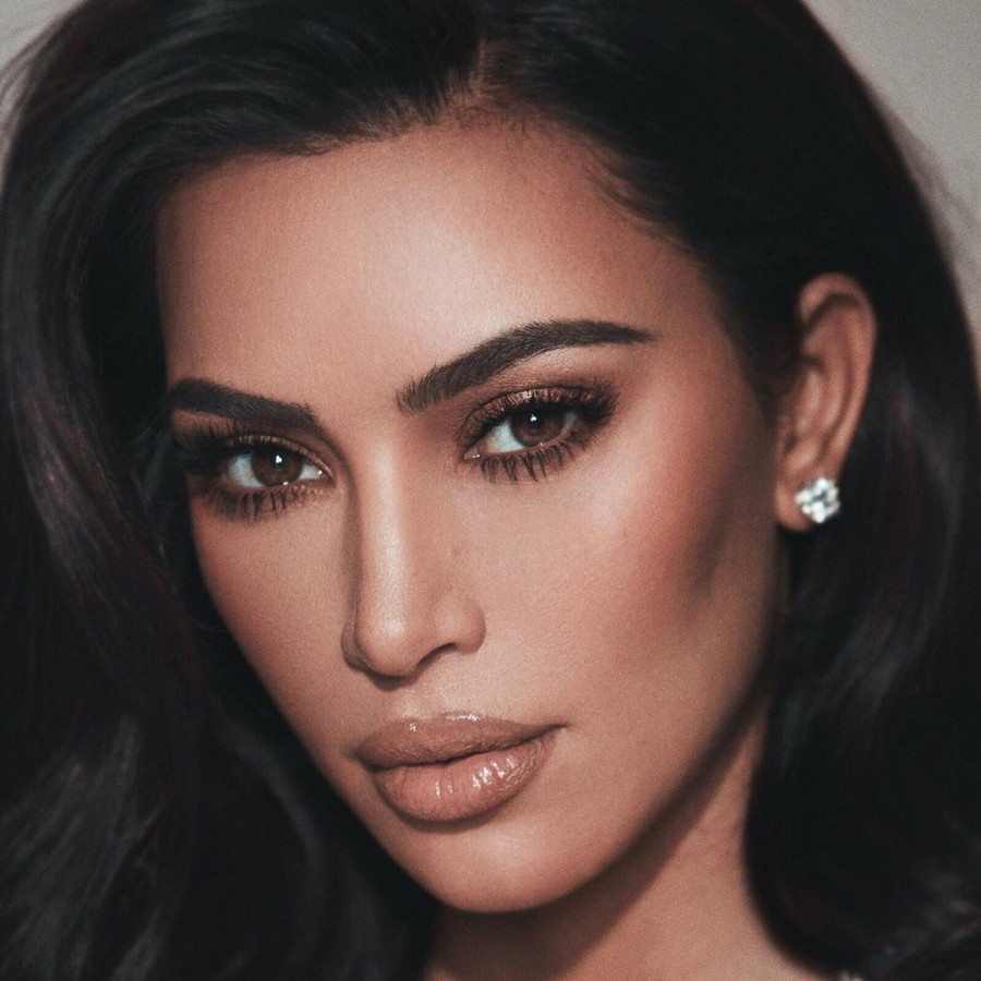 kimkardashian_75561376_153813929186224_3599559792968717748_n.jpg