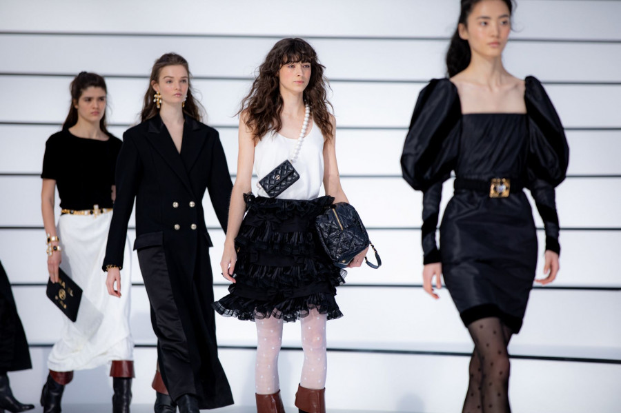 08 FW 2020 21 RTW show Finale pictures 8 copy