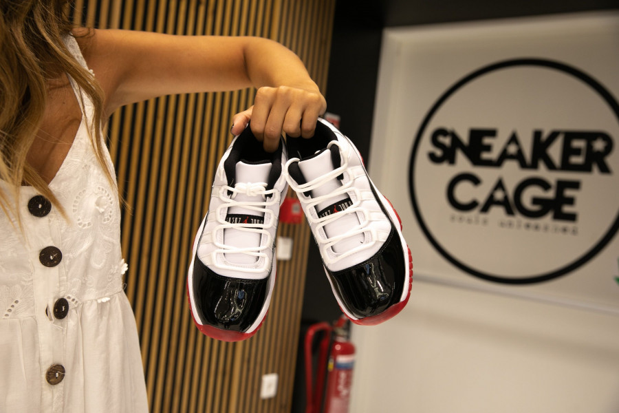 Sneaker Cage