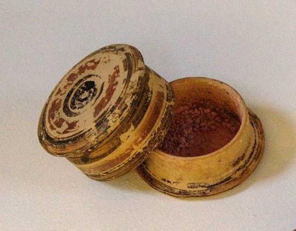 Corinthian pyxis
