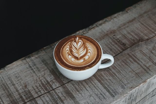 latte kafes mallia