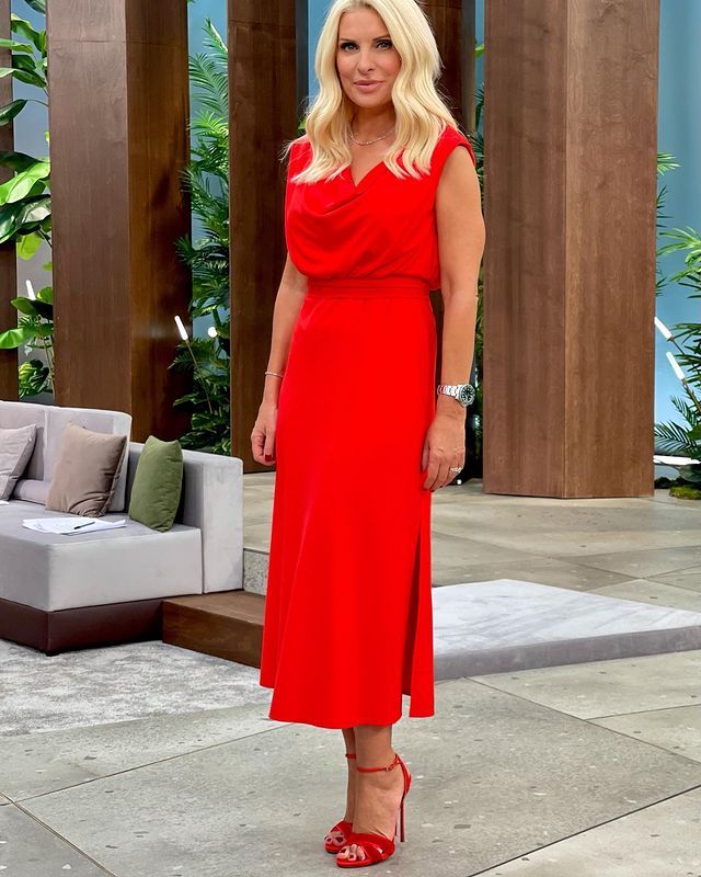 eleni menegaki premiere new mega2