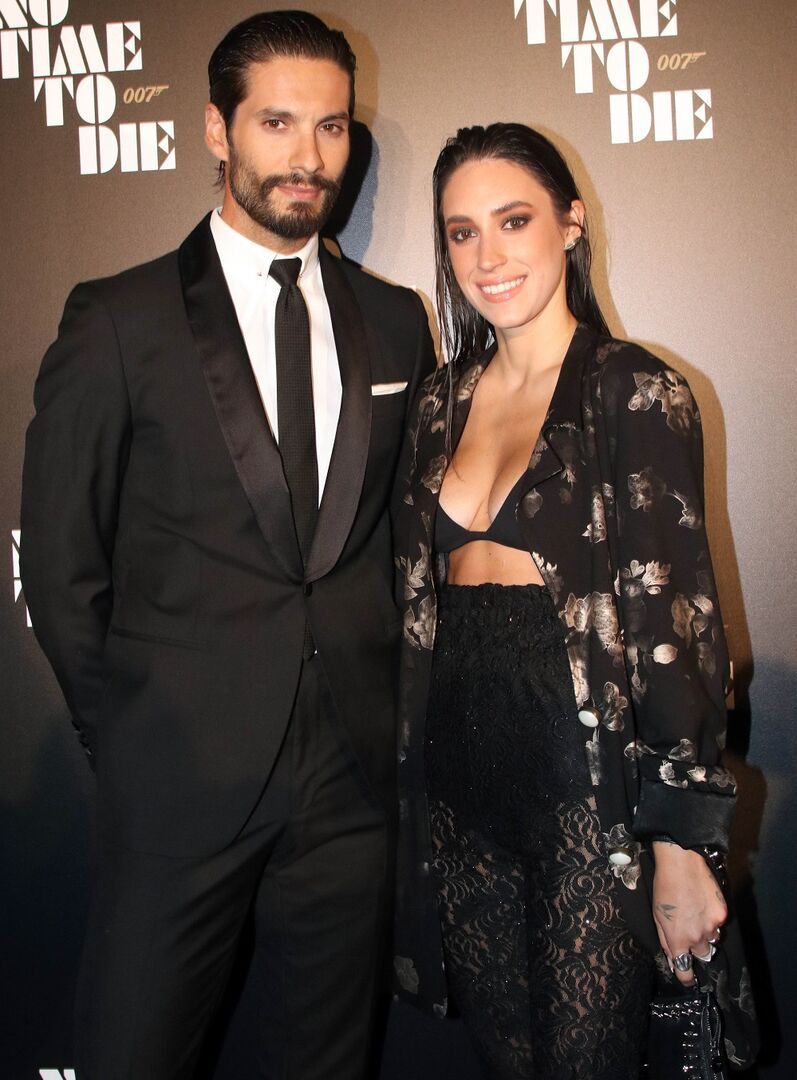 GIORGOS KARAVAS RAFAELA PSAROY bond
