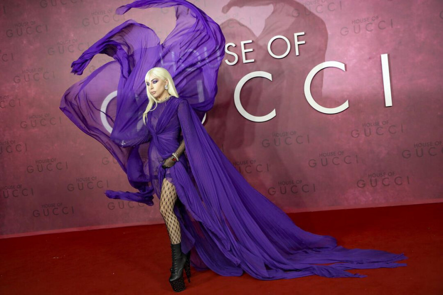 lady gaga premiera house of gucci emfanisi6