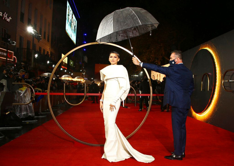 Zendaya best fashion moments 2021 Dune