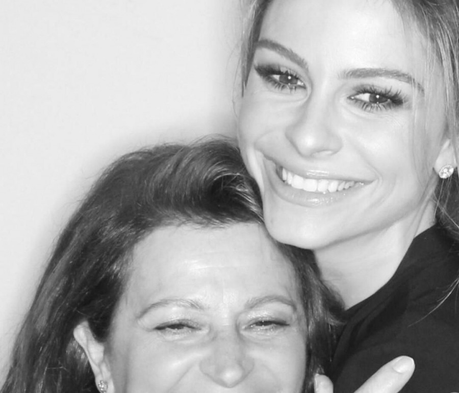 menounos mama