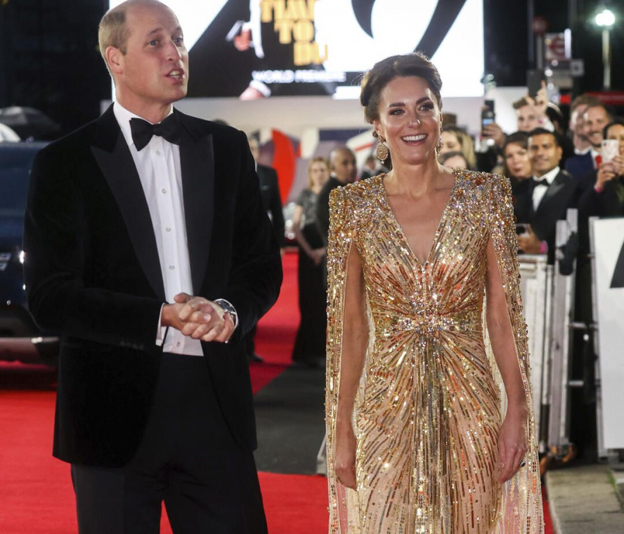 kate_middleton_gold_dress8-2.jpg