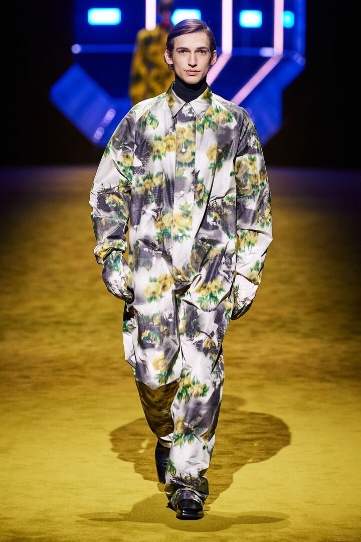 Prada_F22_sillogi10.jpg