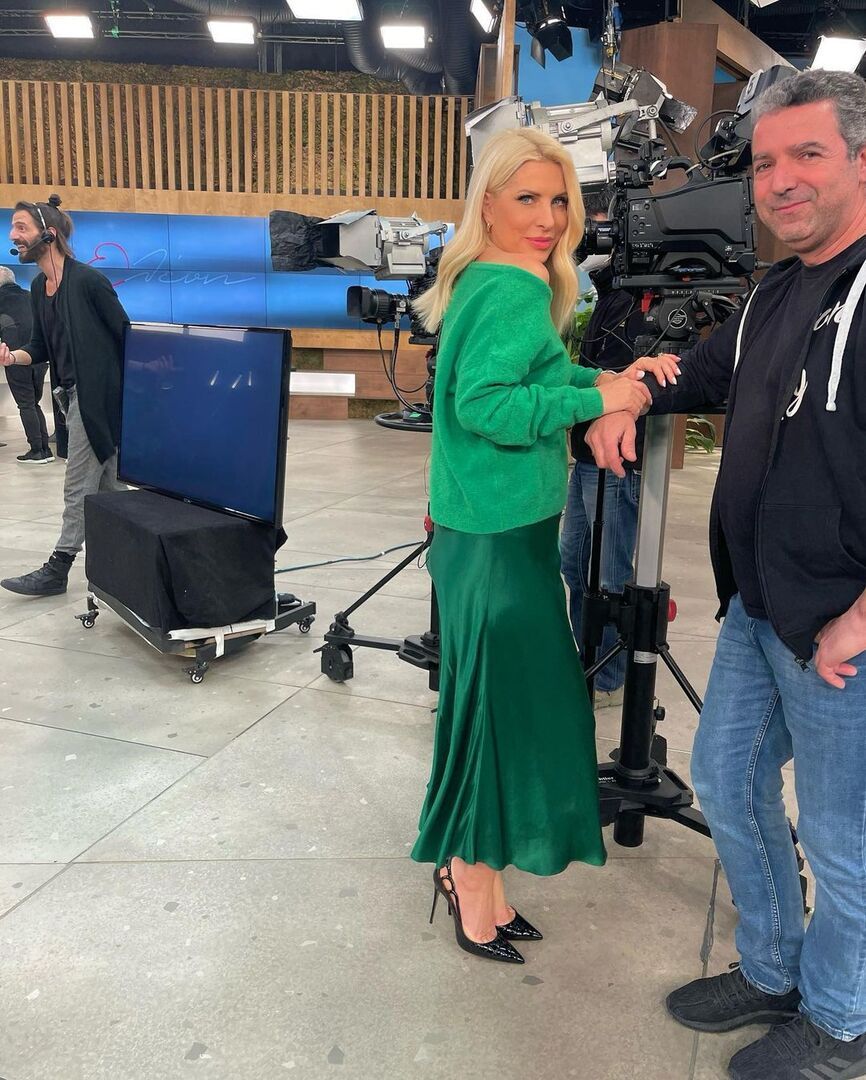 eleni menegaki green outfit