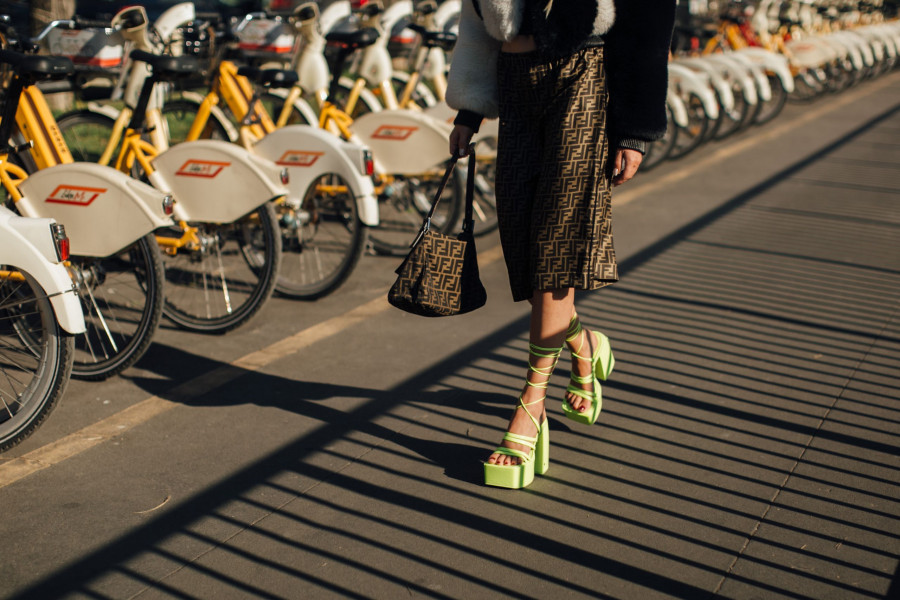 1650622783209-836501321-strappy-sandals.jpg