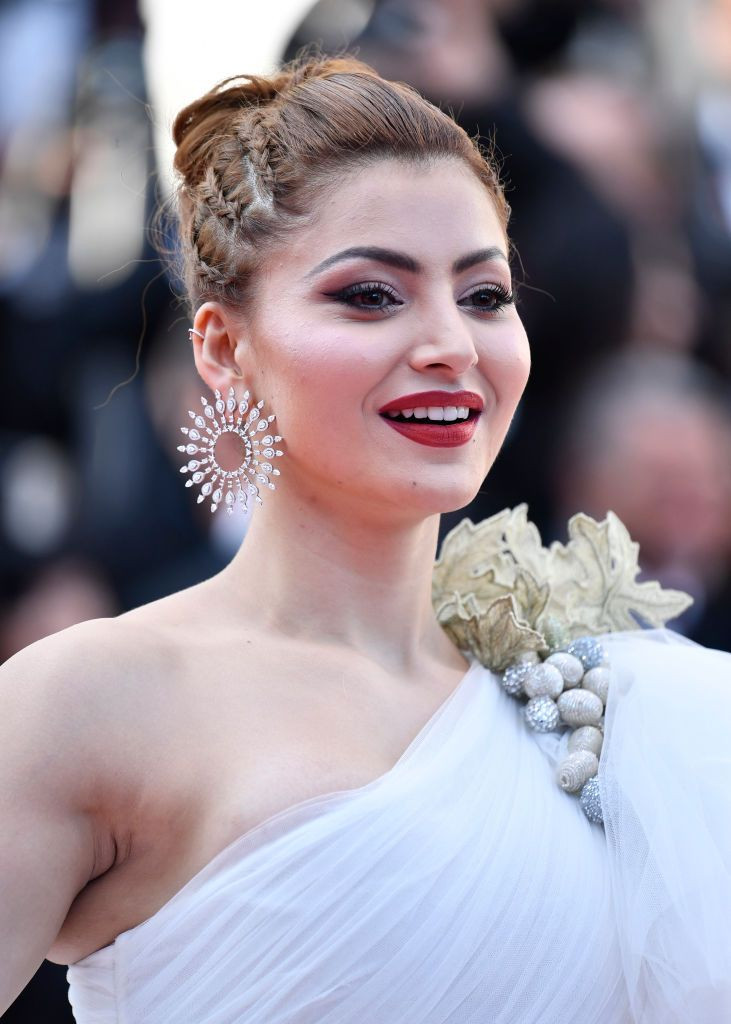 1652863130745-81630616-Urvashi-Rautela.jpg