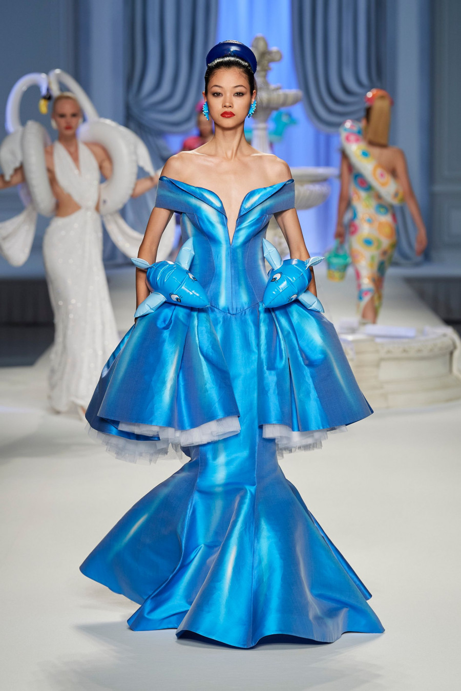 1663916961589-658550043-Moschino-S23-057.jpg