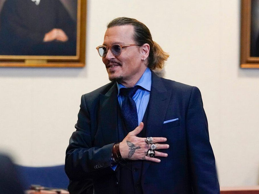 Η απρόσμενη κίνηση του Johnny Depp μετά την νίκη της δικαστικής διαμάχης με την Amber Heard
