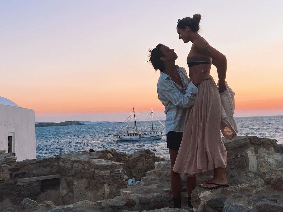 Πόσο τρυφερή είναι η νέα photo της Δανάης Λιβιεράτου στην αγκαλιά του Pablo Miller στις διακοπές;