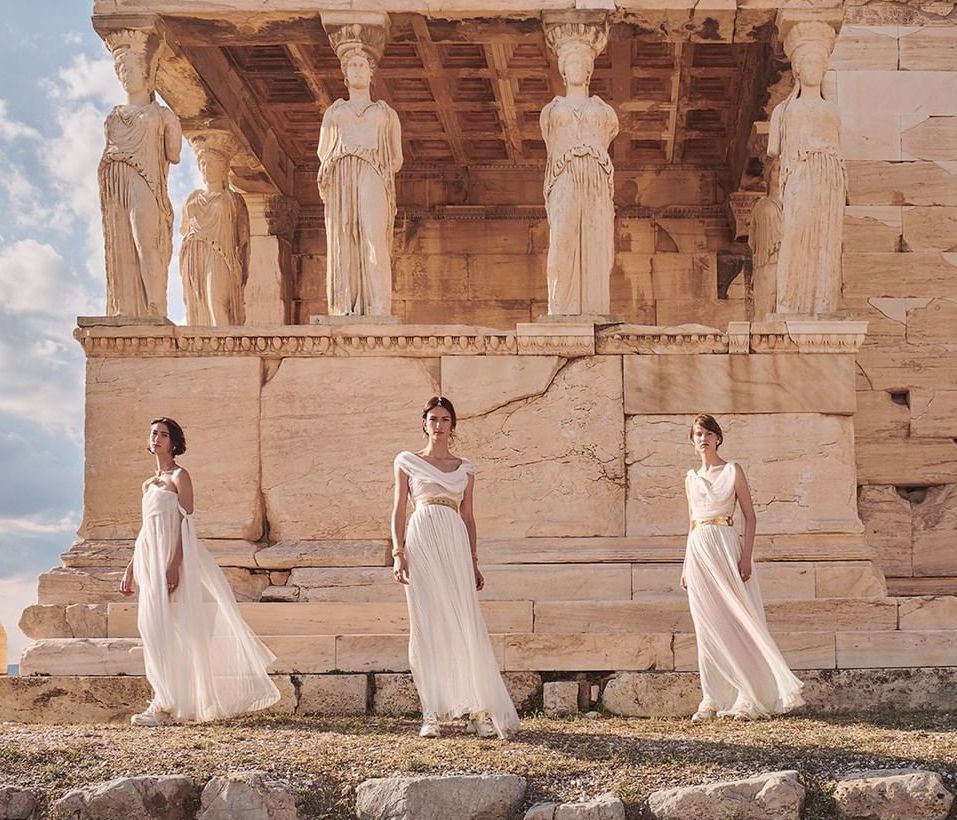 Dior Cruise 2022: η αποθέωση της ελληνικής ομορφιάς συνεχίζεται με μία φωτογράφηση στην Ακρόπολη