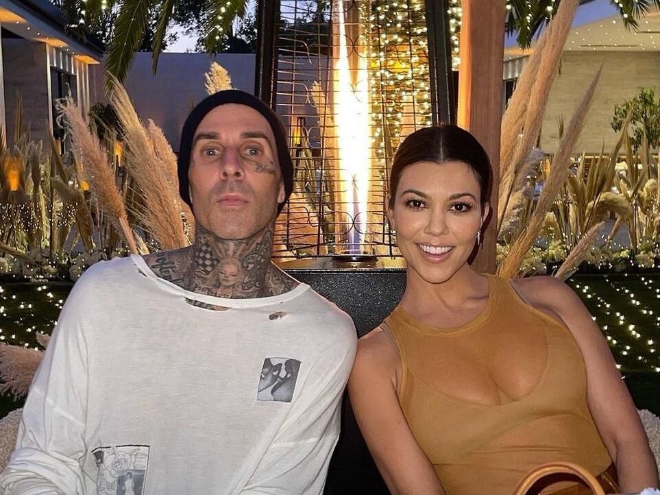 Το οργισμένο μήνυμα της Kourtney Kardashian για όσους δεν σεβάστηκαν τον σύζυγό της Travis Barker