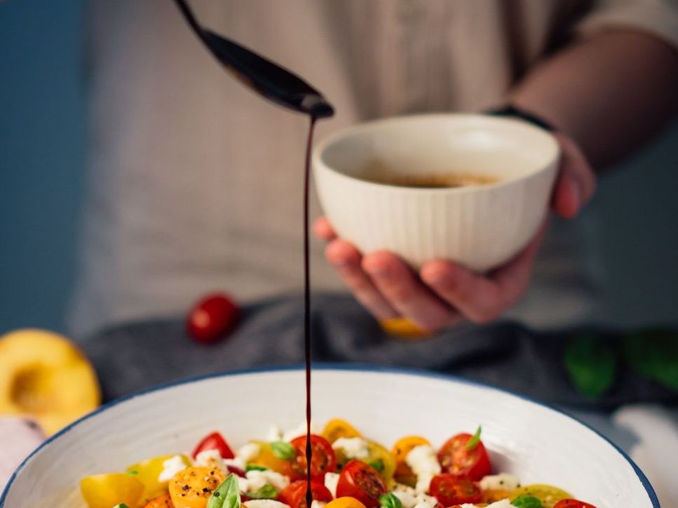 Τα μπαχαρικά και το dressing είναι το μυστικό για να δώσεις γεύση στις άνοστες σαλάτες