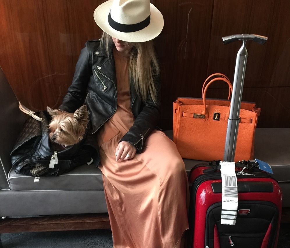 Airport chic: Τι δεν πρέπει να φοράς ποτέ όταν ταξιδεύεις με αεροπλάνο